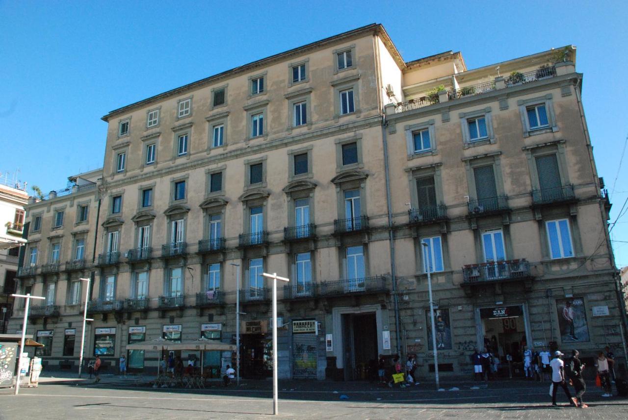Garibaldi 136 Hotel Наполи Екстериор снимка